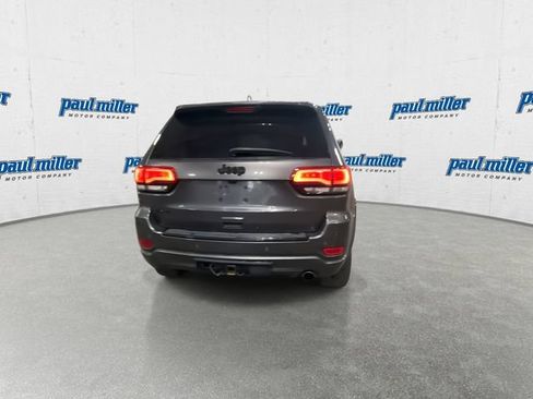 Used 2018 Jeep Grand Cherokee Altitude AWD/4WD image 10