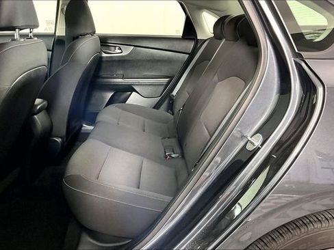 Used 2019 Kia Forte LXS FWD image 3