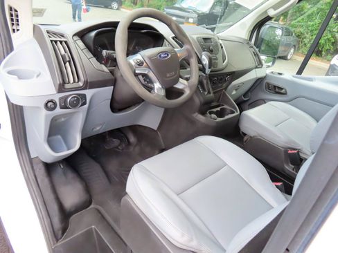 Used 2018 Ford Transit 250 148 Medium Roof RWD image 9