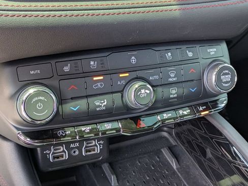 Used 2026 Dodge Durango GT AWD/4WD image 19