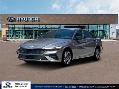 Used 2025 Hyundai Elantra Sport FWD image 1