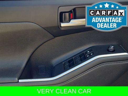 Used 2024 Toyota Highlander XLE AWD/4WD image 19