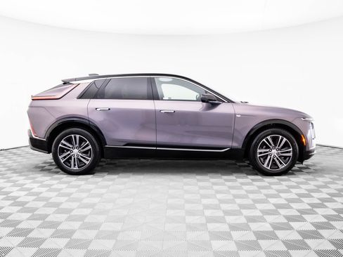 New 2026 Cadillac Lyriq Luxury image 9