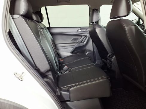 Used 2021 Volkswagen Tiguan SEL FWD image 11