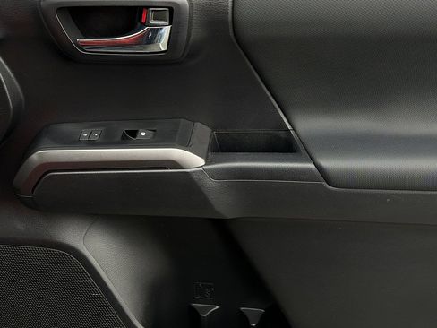 Used 2023 Toyota Tacoma TRD Off-Road image 25