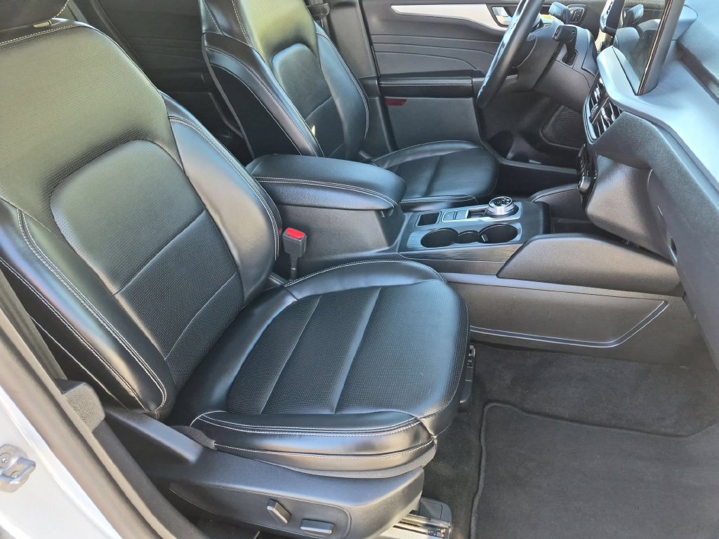 Used 2025 Ford Escape Platinum AWD/4WD image 22