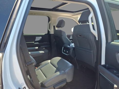 Used 2025 Ford Expedition Active AWD/4WD image 11