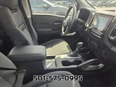 Used 2024 Nissan Frontier SV w/ Technology Package RWD image 9