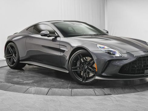 Used 2025 Aston Martin V8 Vantage Coupe image 1