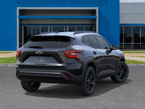 New 2026 Chevrolet Trax LT w/ Driver Confidence Package FWD image 4