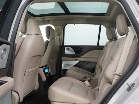 Used 2020 Lincoln Aviator Grand Touring w/ Equipment Group 301A AWD/4WD image 20