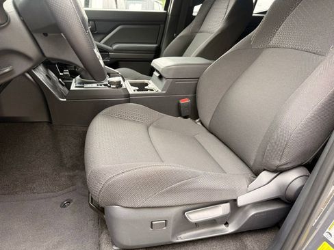 Used 2025 Toyota 4Runner SR5 AWD/4WD image 23