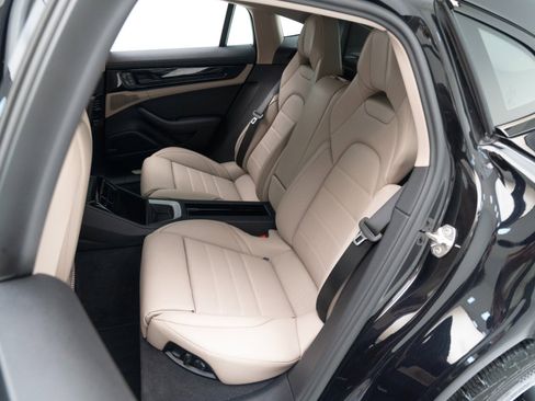 Certified 2025 Porsche Panamera 4 image 29