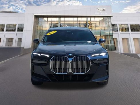 Used 2023 BMW 740i w/ Parking Assistance Package RWD image 2