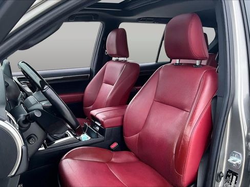 Used 2022 Lexus GX 460 Luxury w/ Sport Design Package AWD/4WD image 7