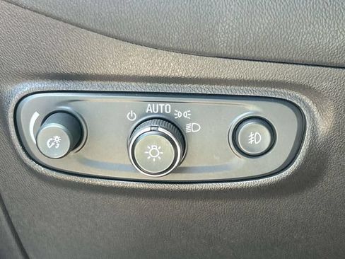 Used 2023 Chevrolet Equinox Premier FWD image 31