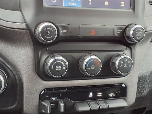 Used 2024 RAM 2500 Tradesman w/ Chrome Appearance Group image 9