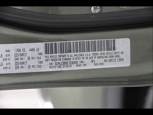 Used 2019 Jeep Compass Latitude FWD image 23