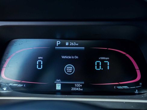 Used 2025 Hyundai Elantra Sport FWD image 18