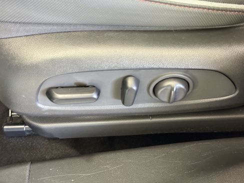 Used 2021 Chevrolet TrailBlazer RS w/ Sun and Liftgate Package image 17