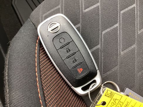 Used 2023 Nissan Kicks SR w/ Interior Electronics Package image 31