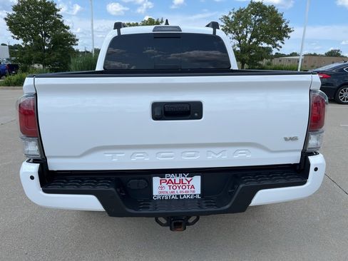 Certified 2022 Toyota Tacoma TRD Off-Road w/ Technology Package image 3