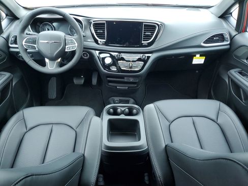 New 2026 Chrysler Pacifica Select image 9