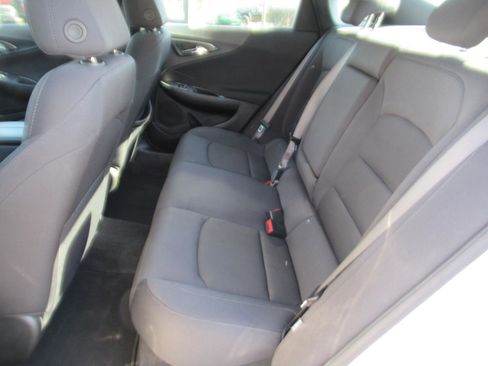 Used 2025 Chevrolet Malibu LT image 28