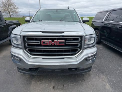 Used 2019 GMC Sierra 1500 SLE w/ SLE Value Package AWD/4WD image 2