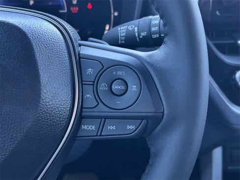 Used 2025 Toyota Corolla Cross AWD Hybrid image 38