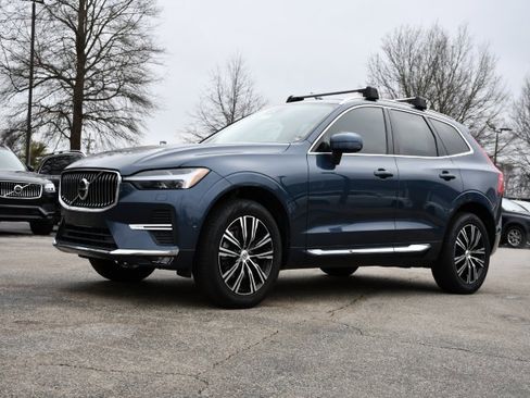 Certified 2022 Volvo XC60 B6 Inscription w/ Advanced Package image 3
