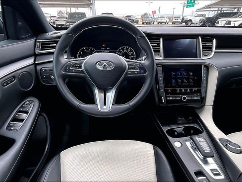 Used 2025 INFINITI QX55 Luxe w/ Accent Package image 9