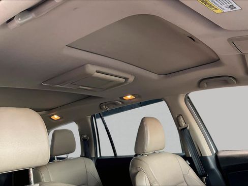 Used 2016 Honda Pilot Elite image 14