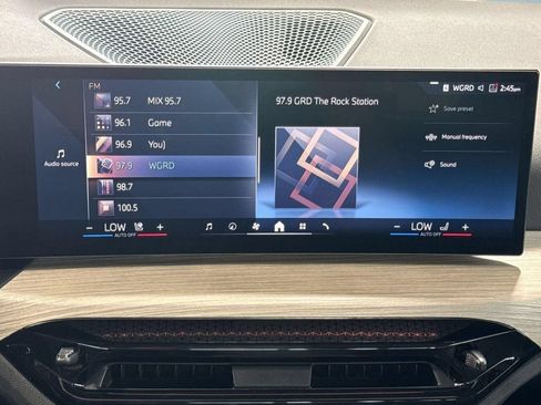 Used 2025 BMW 330i xDrive Sedan AWD/4WD image 24
