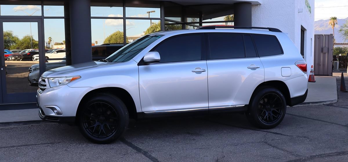 Used 2013 Toyota Highlander Plus FWD image 4