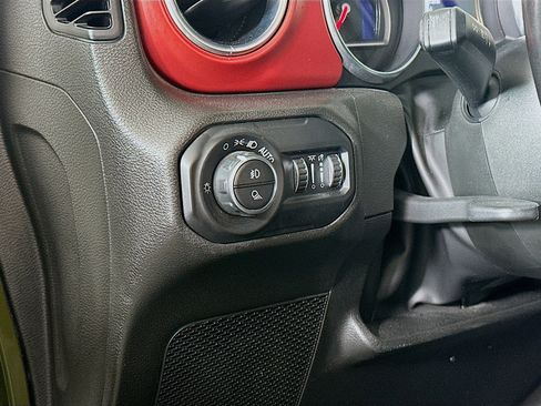 Used 2022 Jeep Gladiator Rubicon w/ Cold Weather Group image 16