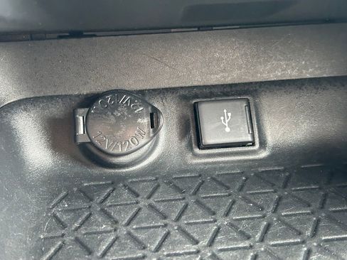 Used 2020 Toyota RAV4 XLE AWD/4WD image 26