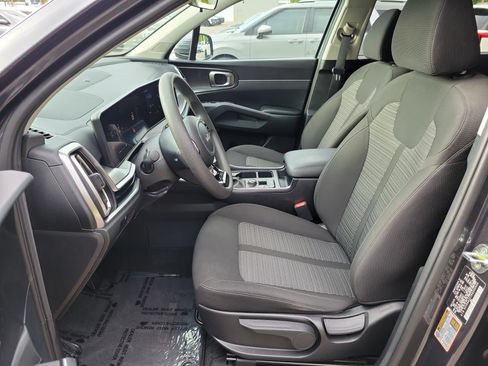 Certified 2024 Kia Sorento LX FWD image 21