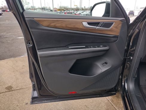 Used 2024 Volkswagen Atlas SE image 21