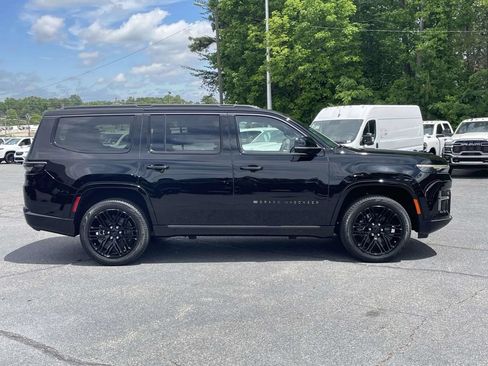 New 2026 Jeep Grand Wagoneer Limited AWD/4WD image 9