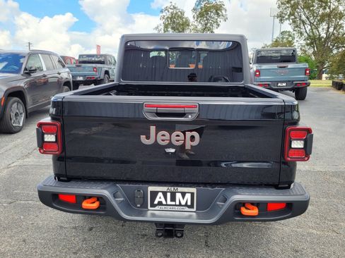 New 2025 Jeep Gladiator Mojave w/ Convenience Group image 6