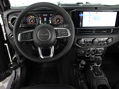 New 2026 Jeep Wrangler Unlimited Sahara AWD/4WD image 10