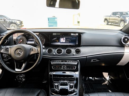Used 2017 Mercedes-Benz E 300 image 14