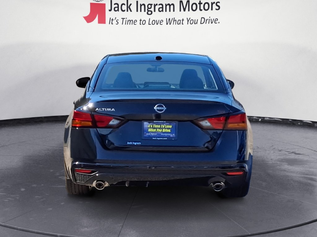 Used 2025 Nissan Altima 2.5 SR w/ SR Premium Package FWD image 4