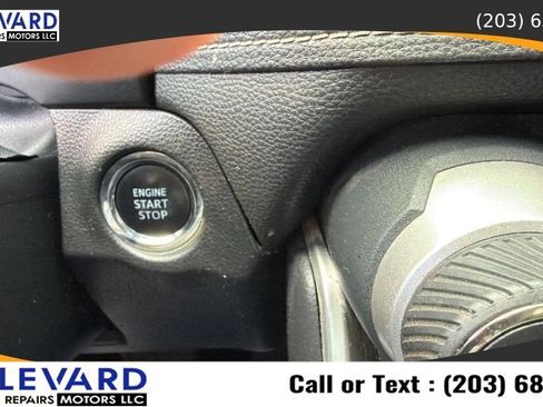 Used 2021 Toyota RAV4 XLE AWD/4WD image 18