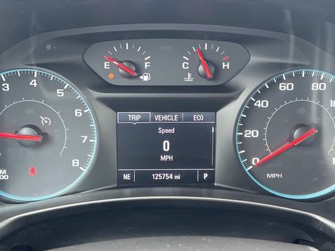 Used 2018 Chevrolet Equinox LT AWD/4WD image 19