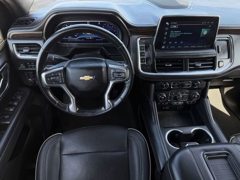 Used 2023 Chevrolet Suburban Premier image 13