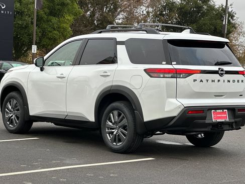 New 2025 Nissan Pathfinder SV w/ SV Premium Package image 6