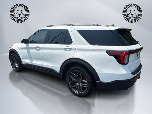 Used 2025 Ford Explorer ST AWD/4WD image 9