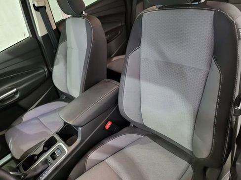 Used 2019 Ford Escape SE image 45